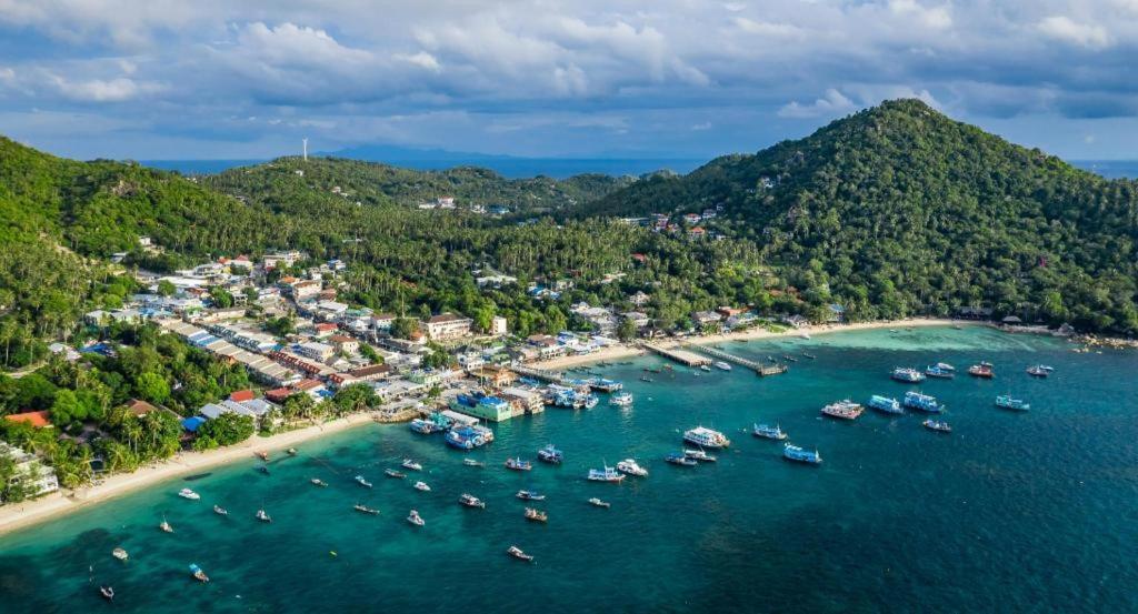 Thalassa Hotel Koh Tao Exterior photo